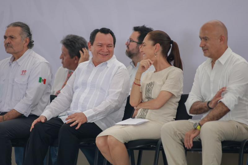 Sheinbaum acepta la petición de Díaz Mena: más médicos para el O’Horán y regreso del personal yucateco que trabaja en Campeche y Quintana Roo