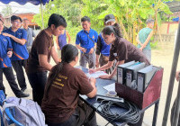 รูปภาพ : มทร.ล้านนา ตาก ลงพื้นที่ช่วยเหลือผู้ประสบภัยน้ำท่วม ซ่อมแซมเครื่องใช้ไฟฟ้าและเครื่องยนต์ พร้อมหารือชุมชนพัฒนาระบบเตือนภัยน้ำ