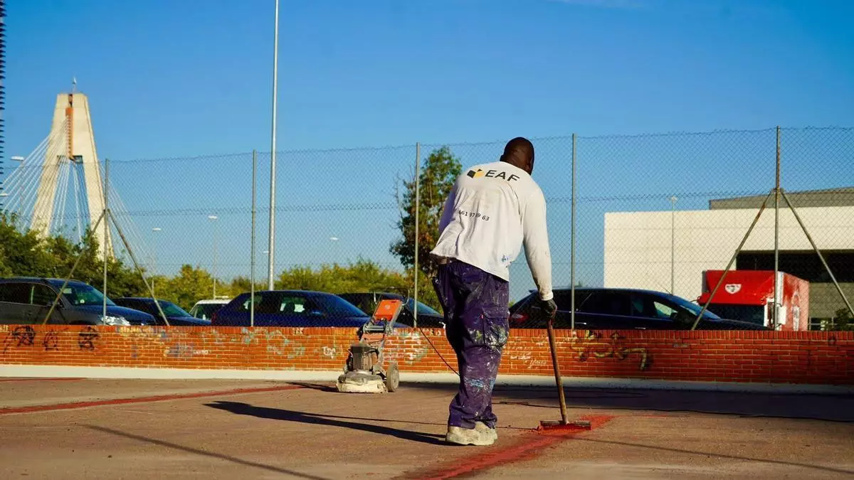 Comienzan las obras de las pistas deportivas de La Paz en Badajoz: costarán más de 56.000 euros