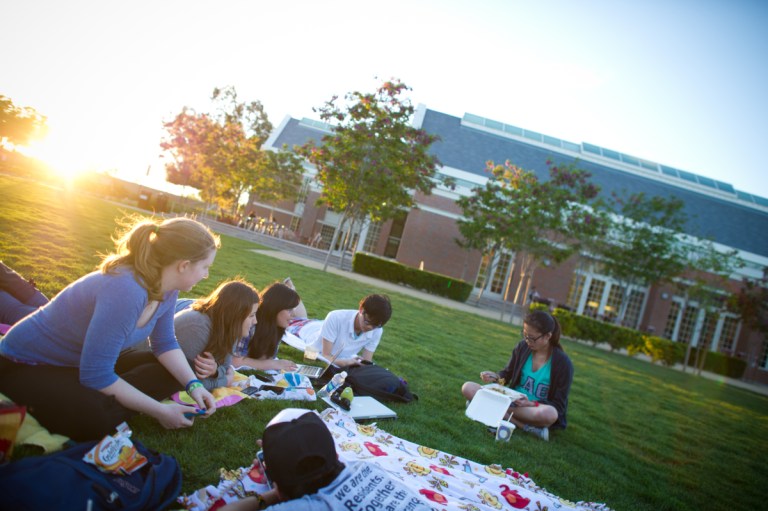 How commuter students can build their community on campus