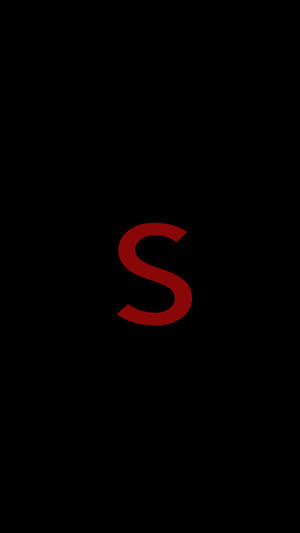 Una S mayúscula roja sobre un fondo negro — She Fondos de pantalla