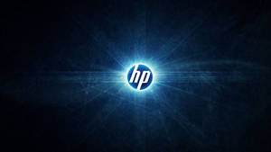 Logotipo de HP brillando con rayos de luz azules sobre fondo oscuro — Logo Fondos de pantalla