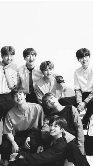 Seven young men in casual clothing smiling for a studio portrait. — Bts Wallpaper