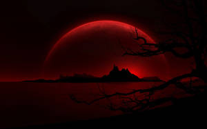 Planète rouge se levant au-dessus de montagnes sombres et d'arbres nus au crépuscule. — Dark Fonds d'écran