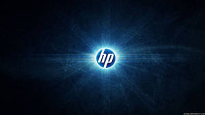 HP-logo glødende med blåt lys på mørk baggrund