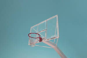 Basketballkurv mot en blågrønn himmel — Minimalist Bakgrunner