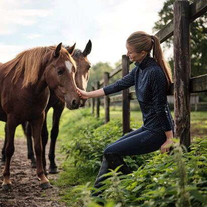 Sunstopper 3.0 1/4 Zip Baselayer Lifestyle